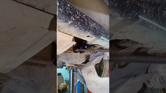 Замена передней подушки двигателя ВАЗ 2114, 2109, 2108 смотреть онлайн