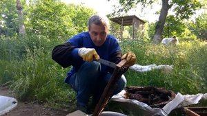 Воскотопка за 5 минут или как быстро очистить рамки от старых сотов