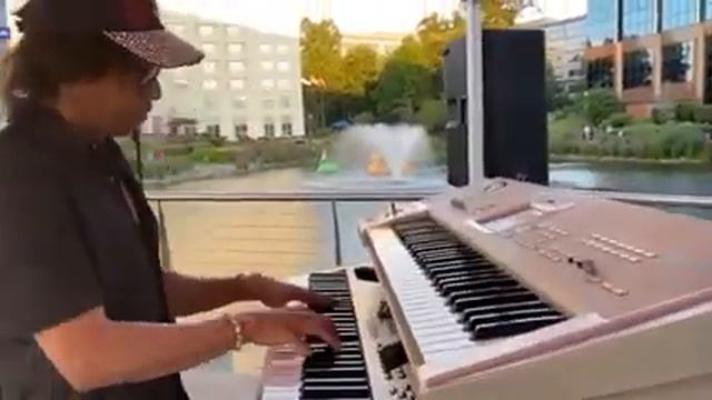 (Don’t) Walk this Way? смотреть онлайн