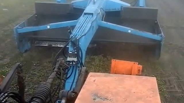 Скрепер-планировщик СП-4,2 Планировка участка грунтовой дороги (вид спереди) смотреть онлайн