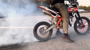 Бернаут на питбайке kayo tt140 (без электро стартера)