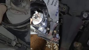 Как же поставить скабу на лампочки h4 на скутер стелс вортекс?