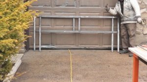 Свариваем стеллаж на деревянном кондукторе  Стеллаж для гаража своими руками