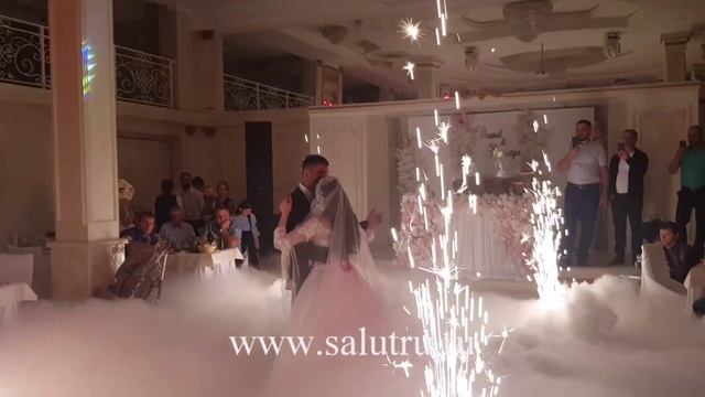 Заказать пиротехническое шоу: тяжелый дым и фонтаны на свадьбу в Самаре и Тольятти.