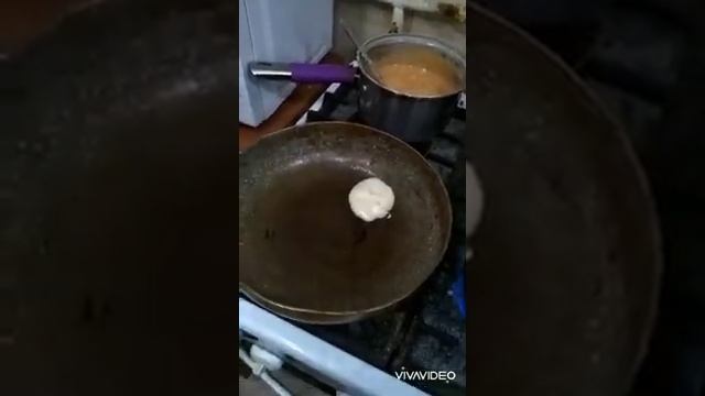 Варим ириски?Жарим оладушки? смотреть онлайн