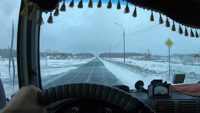 В гололед на пустой Фуре, в подъем. Как подняться если в гору если скользко. смотреть онлайн