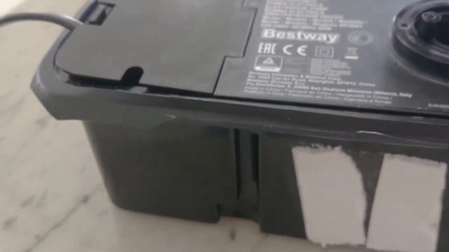 Разборка электронасоса надувного матраса. Внутренности матраса и компрессора. смотреть онлайн