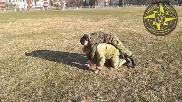 Эвакуация раненого товарища находящегося в бессознательном состоянии