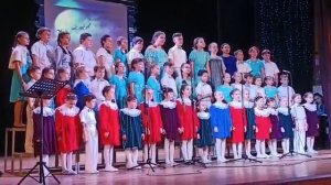 Снежинки спускаются с неба. хоровая студия Орлята