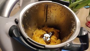 Мороженое из фруктов и Яичных Белка.