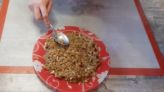 Турецкий пирог бурек. Бурек с яблоками, изюмом и грецким орехом. Сладкий слоенный пирог бурек. смотреть онлайн