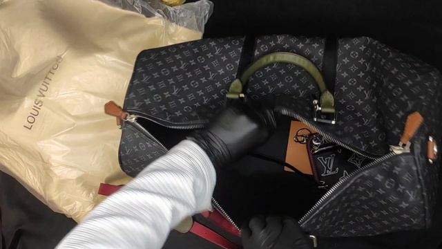 Обзор Дорожная сумка Louis Vuitton Keepall Bandouliere 50 смотреть онлайн
