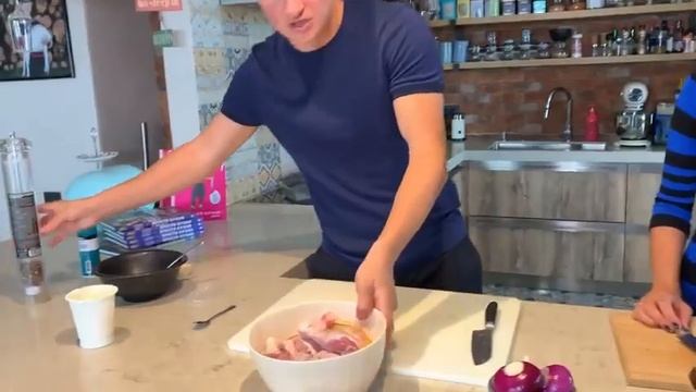 КУРИЦА С ОВОЩАМИ смотреть онлайн