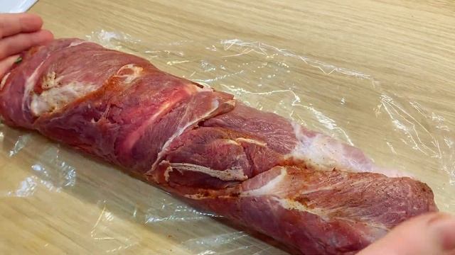 Рулет из свиной лопатки с грибами и зеленью - мясная закуска для праздничного стола смотреть онлайн