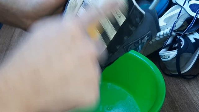 КАК ЧИСТИТЬ ЗАМШЕВУЮ ОБУВЬ | ВОССТАНОВЛЕНИЕ И ПОЧИСТКА ЗАМШИ НА КРОССОВКАХ ADIDAS LA TRAINERS смотреть онлайн