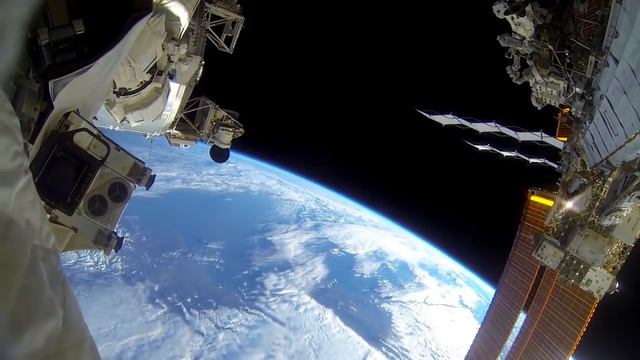 Закат с космоса смотреть онлайн