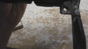 как склеить пластиковую консоль автомобиля