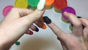 Лепим из пластилина Плей До разноцветные ногти