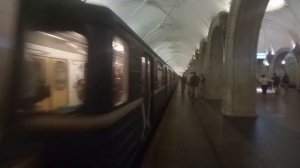 Уникальный вагон 0459 с красным полом+БПСН! Номерной с БПСН на станции метро Павелецкая!