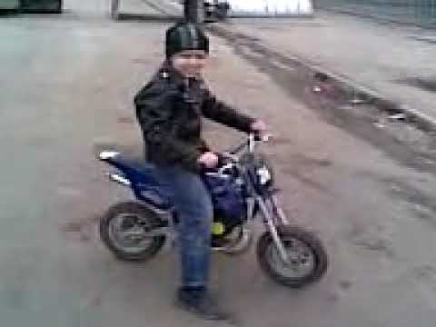 Игорь и его первый мотоцикл. На мосту над МКАД смотреть онлайн