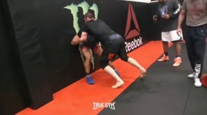 Хабиб выиграл Американского борца!!! команда Хабиба против команды Кормье!