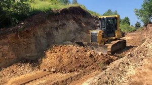 Бульдозер Komatsu D41E-6 / планировка дороги