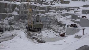 Сибирский гранитный карьер. Город Екатеринбург. Добыча гранита Урал Грей