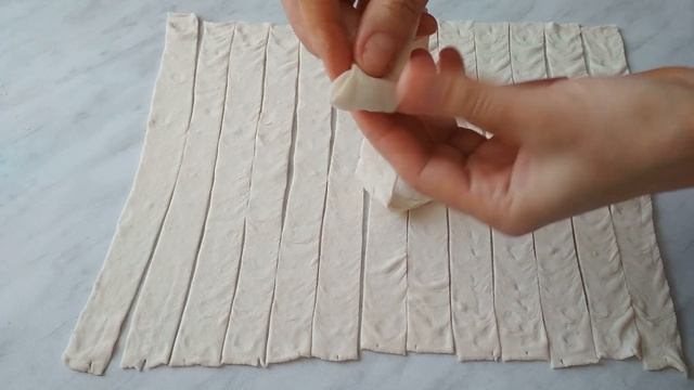 Слоёные палочки с колбасой смотреть онлайн