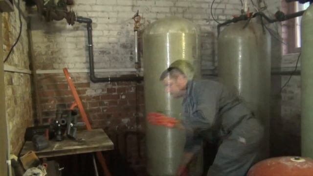Перезасыпка промышленной системы фильтрации воды