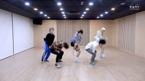 TXT (투모로우바이투게더) ‘Cat & Dog’ Dance Practice