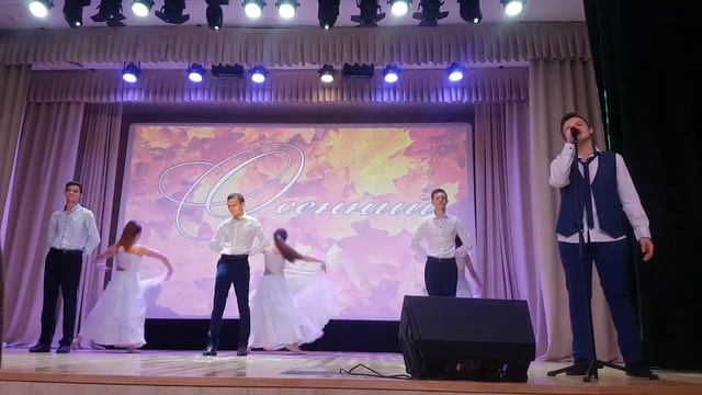 Вальс парень классно спел, мурашки по коже смотреть онлайн