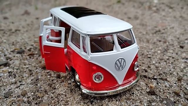 Diecast Car Models VW Mini T1 Bus, VolksWagen Bus T1 Antique смотреть онлайн
