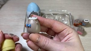 Pusheen (Пушин) коллекционные игрушки, открываем шоколадные яйца от Mega Secret вместе с котом.