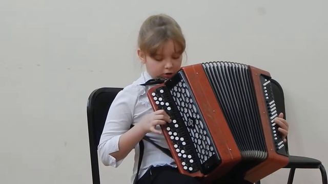 Первый выход на сцену с баяном смотреть онлайн