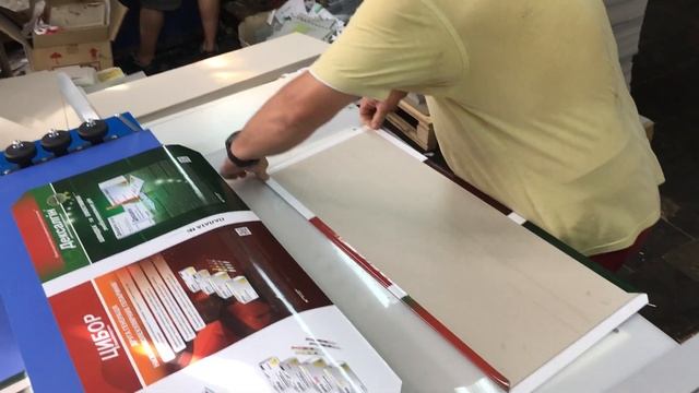 Крышкоделательная машина в типографии Старт-Полиграф г. Киев, Украина, https://www.start-poligraf.u смотреть онлайн