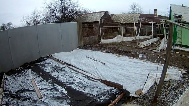 Обзор виноградника зимой.Как проходит зимовка винограда.Виноградник в январе