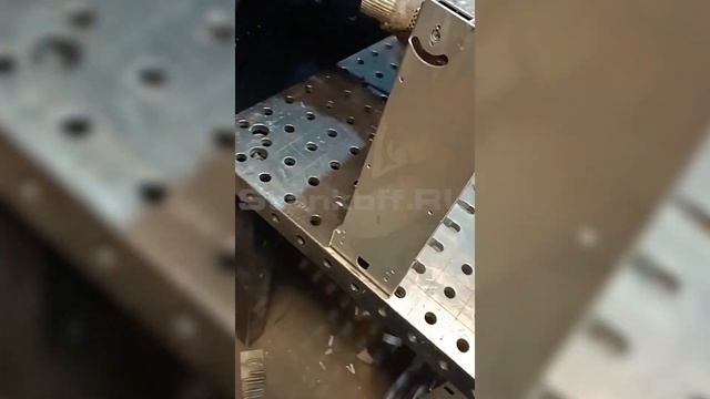Сварка металла с помощью оптоволоконного лазерного аппарата XTW-2000Q/Raycus в Москве