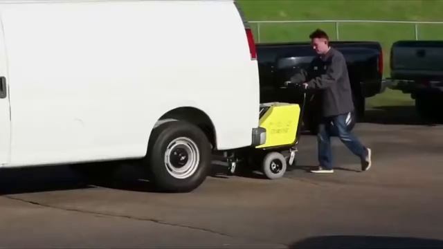 Новинка !!! Электрический мини буксировщик для автомобилей! смотреть онлайн