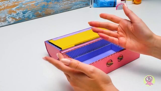 ДЕЛАЕМ СУПЕР-СЕКРЕТНЫЙ КАРТОННЫЙ ПЕНАЛ ДЛЯ КАНЦТОВАРОВ! смотреть онлайн