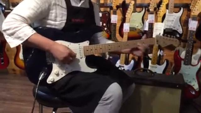 Fender Master Built Eric Clapton Stratocaster смотреть онлайн