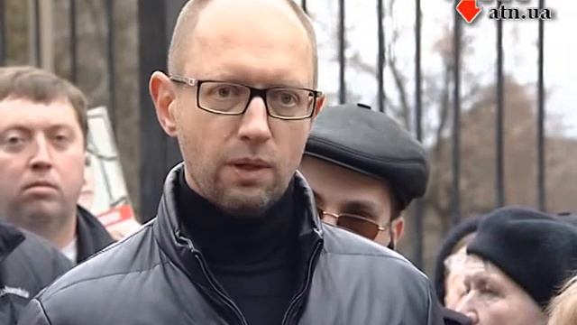 15.11.13 - Юрий Луценко, Ирина Луценко и Арсений Яценюк пытались увидится с Юлией Тимошенко