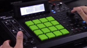 Akai MPC 2500 Beat Making (JJOSXL)