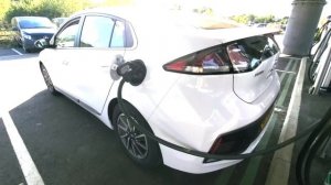 Hyundai Ioniq Electric - Polar Rapid Charger (4K)