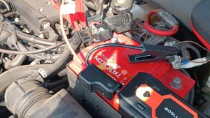 Пусковое устройство BOSLLER BoostPow L8 - запуск двигателя