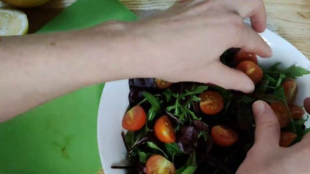 Салат с креветками смотреть онлайн