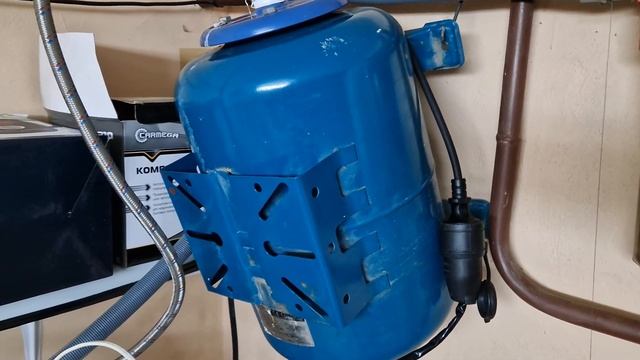 Запас воды в загородном доме. смотреть онлайн