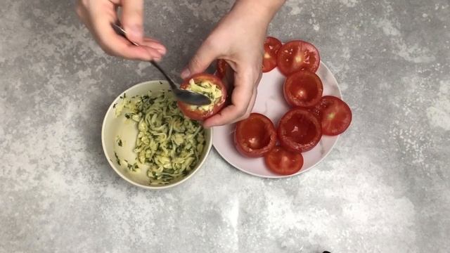 КАК ПРИГОТОВИТЬ ПОМИДОРЫ С СЫРОМ В МУЛЬТИВАРКЕ? Горячая закуска из фаршированных помидоров