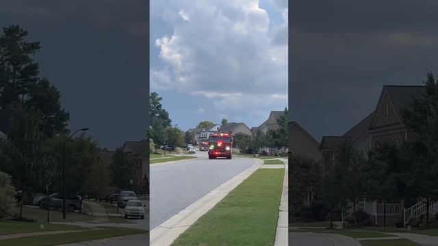 Holly Springs Ladder 14 Arriving at a Structure Fire