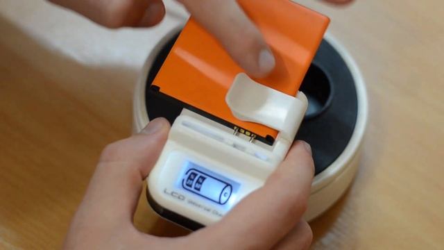 Универсальное зарядное устройство «лягушка» с LCD-экраном смотреть онлайн