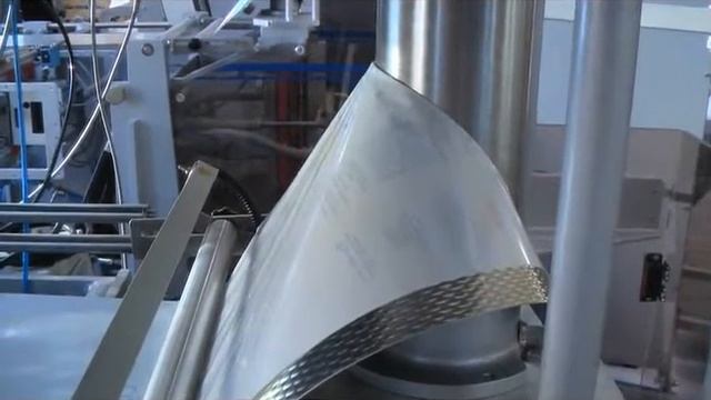 Упаковка соли на упаковочной машине Бестром 201М смотреть онлайн